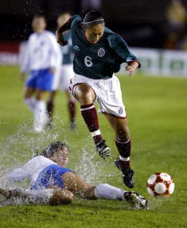 mexicanfemalewater.jpg